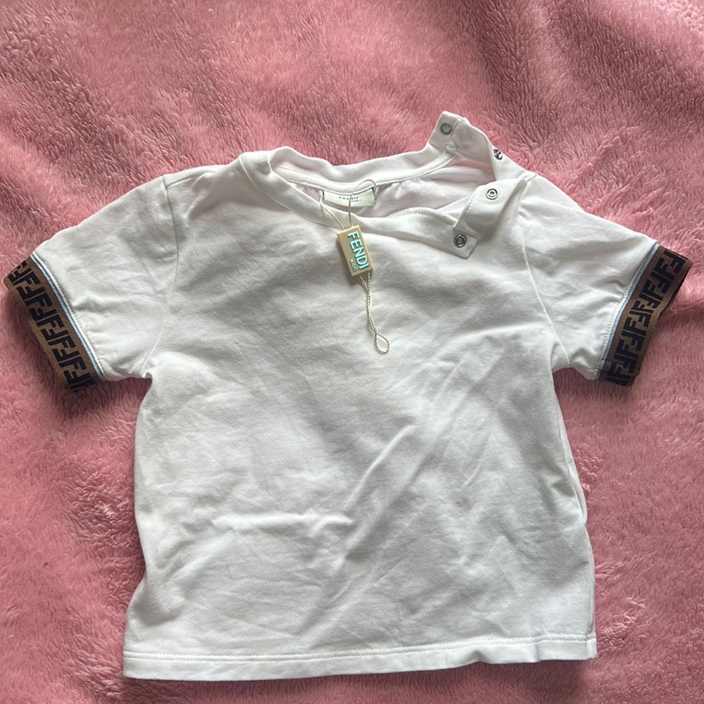 Lightly worn fendi shirt, worn twice